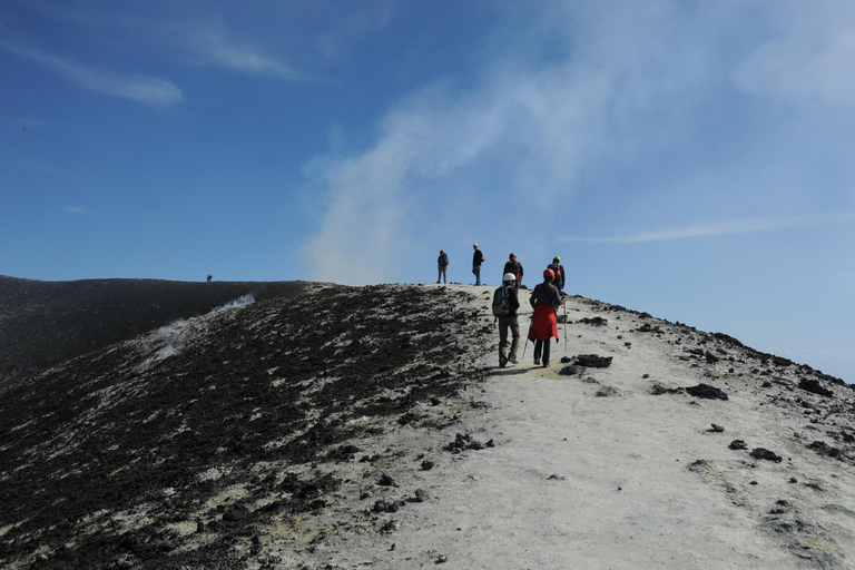 Etna: Krater Centralny (3340 m n.p.m.) z kolejką linową i jeepemEtna: wycieczka do krateru centralnego (3340)