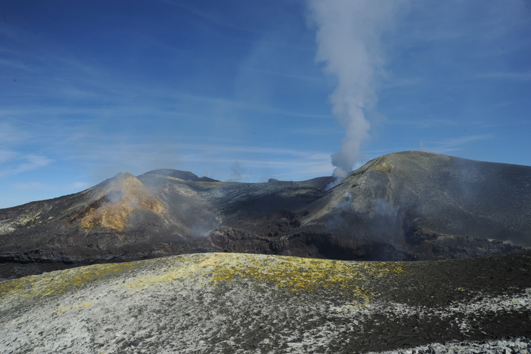Etna: Krater Centralny (3340 m n.p.m.) z kolejką linową i jeepemEtna: wycieczka do krateru centralnego (3340)