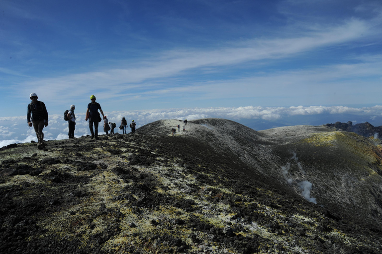 Etna: Krater Centralny (3340 m n.p.m.) z kolejką linową i jeepemEtna: wycieczka do krateru centralnego (3340)