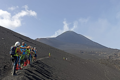 Etna: Krater Centralny (3340 m n.p.m.) z kolejką linową i jeepemEtna: wycieczka do krateru centralnego (3340)