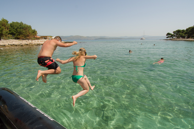 Split: Blaue Lagune und 3 Inseln Speedboat Tour mit Mittagessen