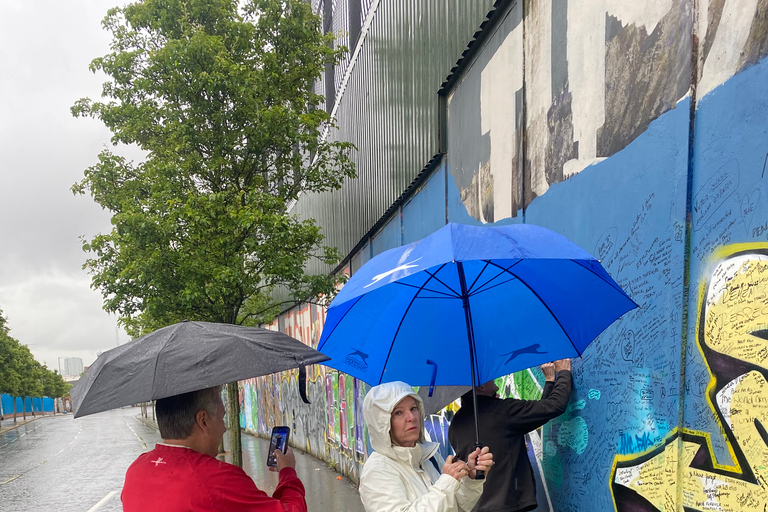 Belfast: Passeio de táxi preto pelo Peacewall e pela história política