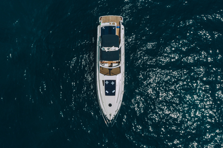 Capri: Tour auf der Yacht und Besuch der Grotte