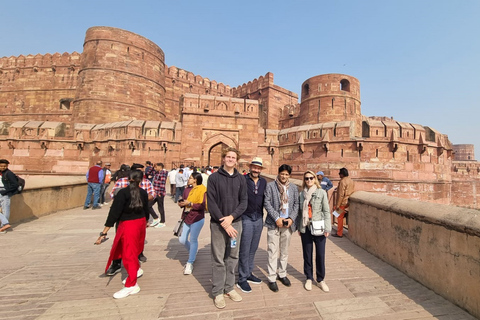 De Delhi: viagem de um dia ao Taj Mahal e Forte de Agra pelo trem GatimanViaje apenas com guia turístico local experiente