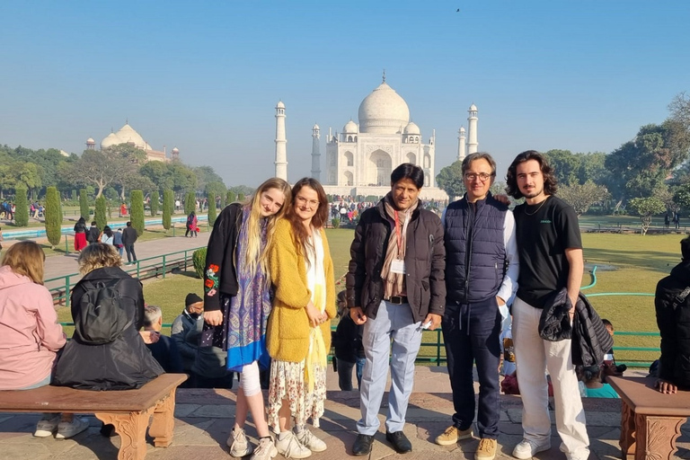 De Delhi: viagem de um dia ao Taj Mahal e Forte de Agra pelo trem GatimanViaje apenas com guia turístico local experiente