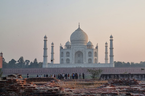 De Delhi: viagem de um dia ao Taj Mahal e Forte de Agra pelo trem GatimanViaje apenas com guia turístico local experiente