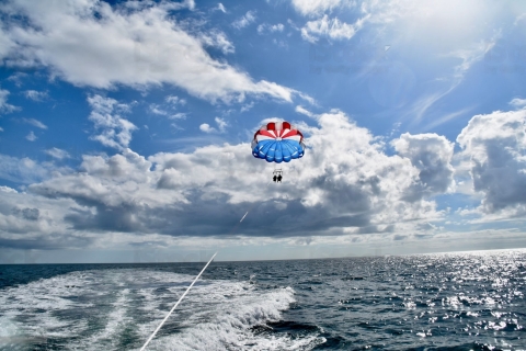 Z Punta Cana: rodzinna wycieczka parasailingiemPunta Cana: Wycieczki parasailingiem z Punta Cana