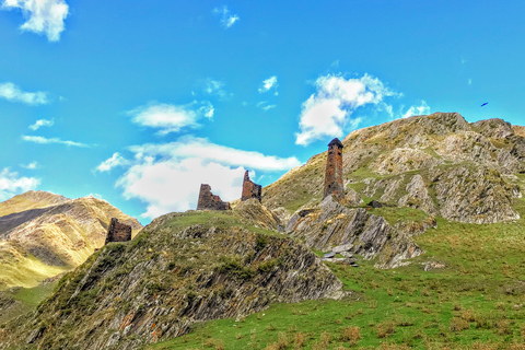 Brivido a Tusheti: Tour di 3 giorni con fuga in montagna a tempo limitatoTusheti Thrill: tour di 3 giorni di Mountain Escape a tempo limitato