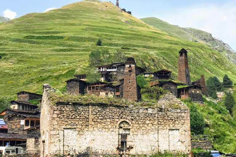 Tusheti Thrill: driedaagse tour met tijdelijke bergontsnapping