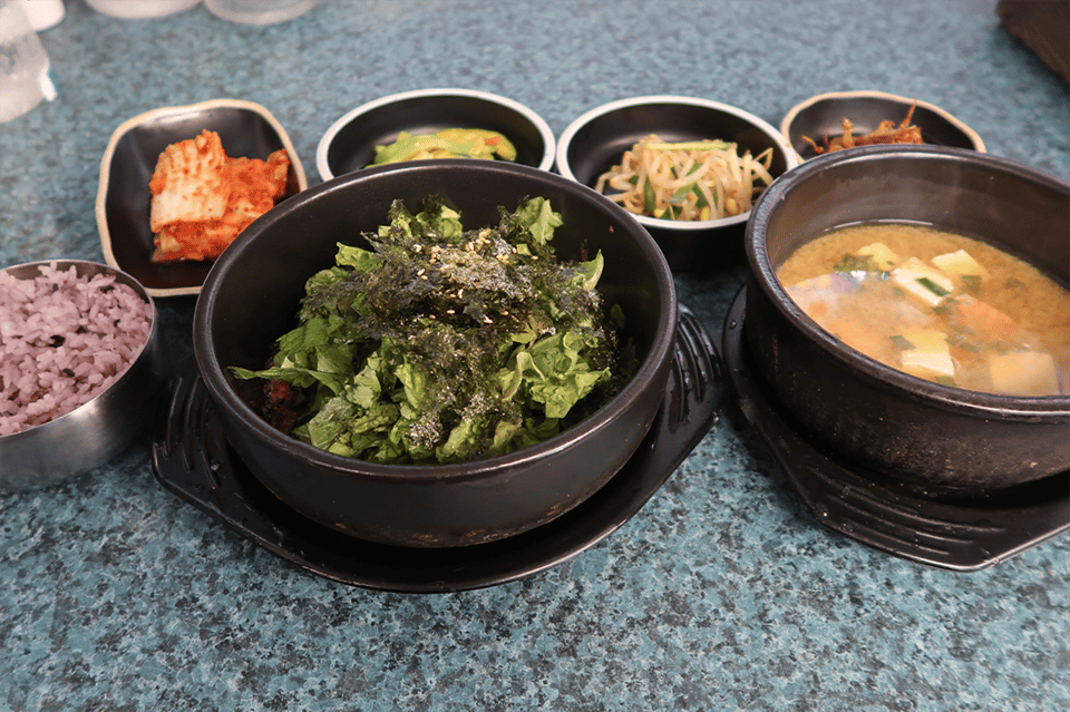 Han Style Traditional Korean Cooking and Hanbok Experience in