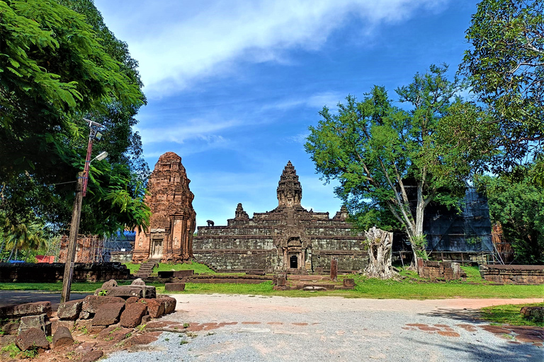 Joint Small Group Tour From Siem ReapExplore Angkor Temples with watch sunset