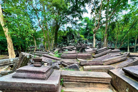 Joint Small Group Tour From Siem ReapExplore Angkor Temples with watch sunset