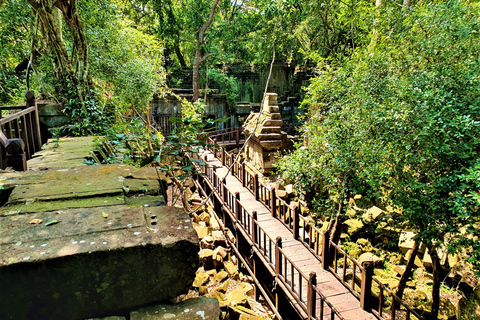 Joint Small Group Tour From Siem ReapExplore Angkor Temples with watch sunset