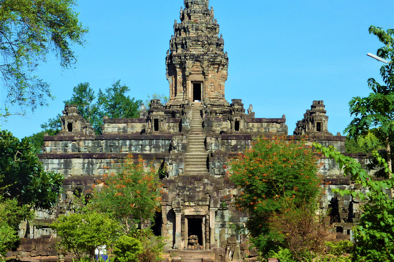 Joint Small Group Tour From Siem ReapExplore Angkor Temples with watch sunset