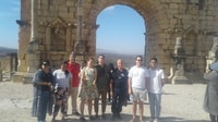 来自FES，Meknes Volubilis和Moulay Idriss Day Trip - Housity
