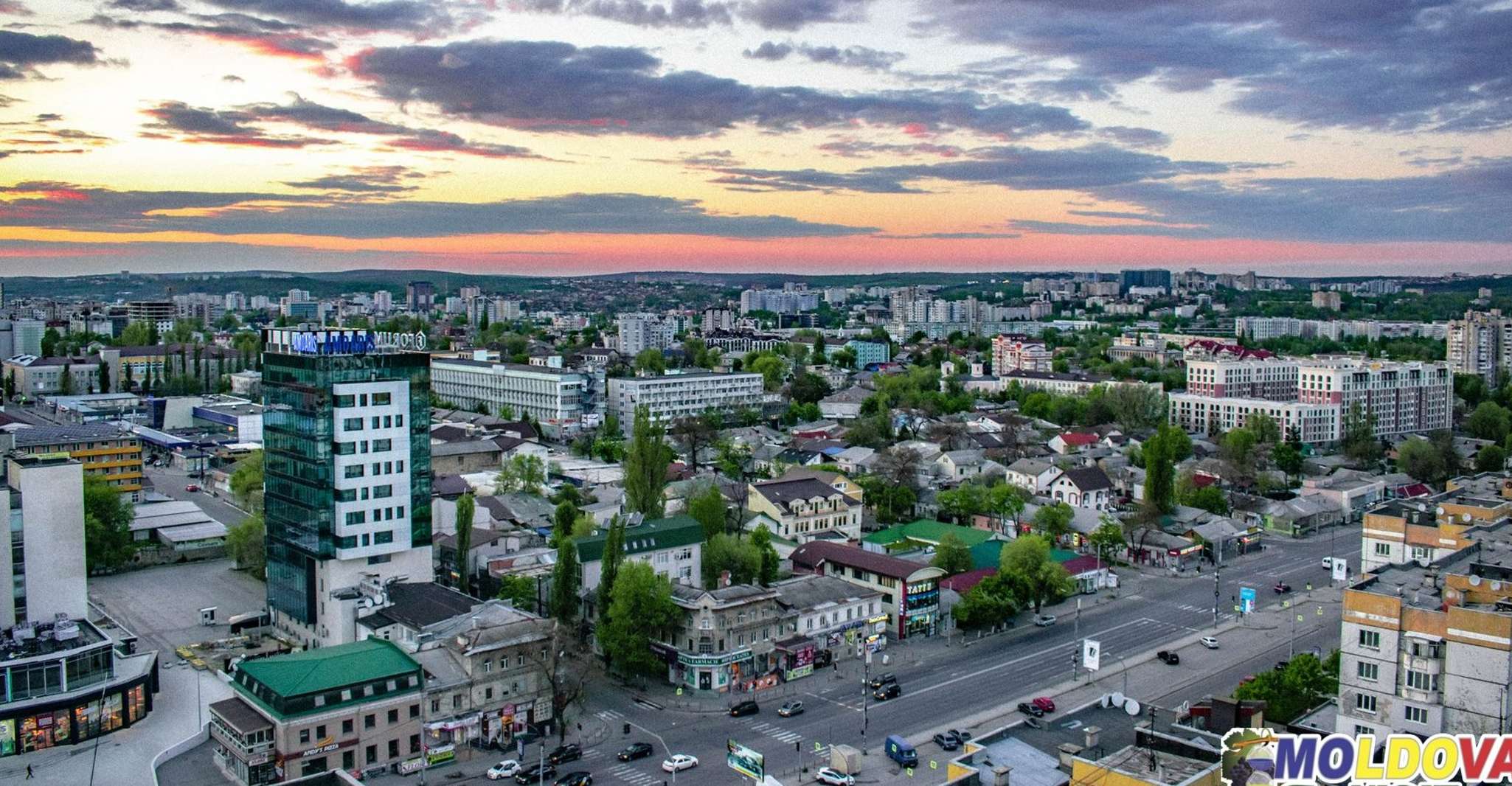 From Moldova,Walking Tour of Chisinau with Local Guide - Housity