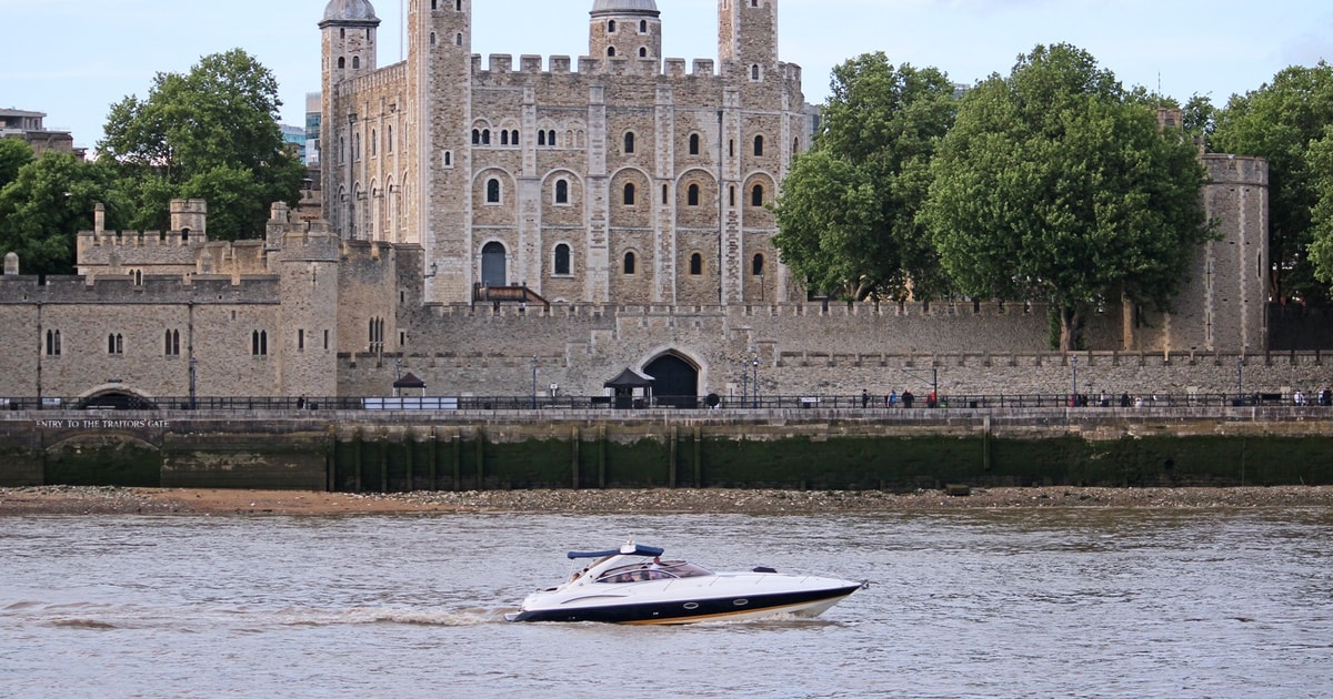 private yacht hire london thames