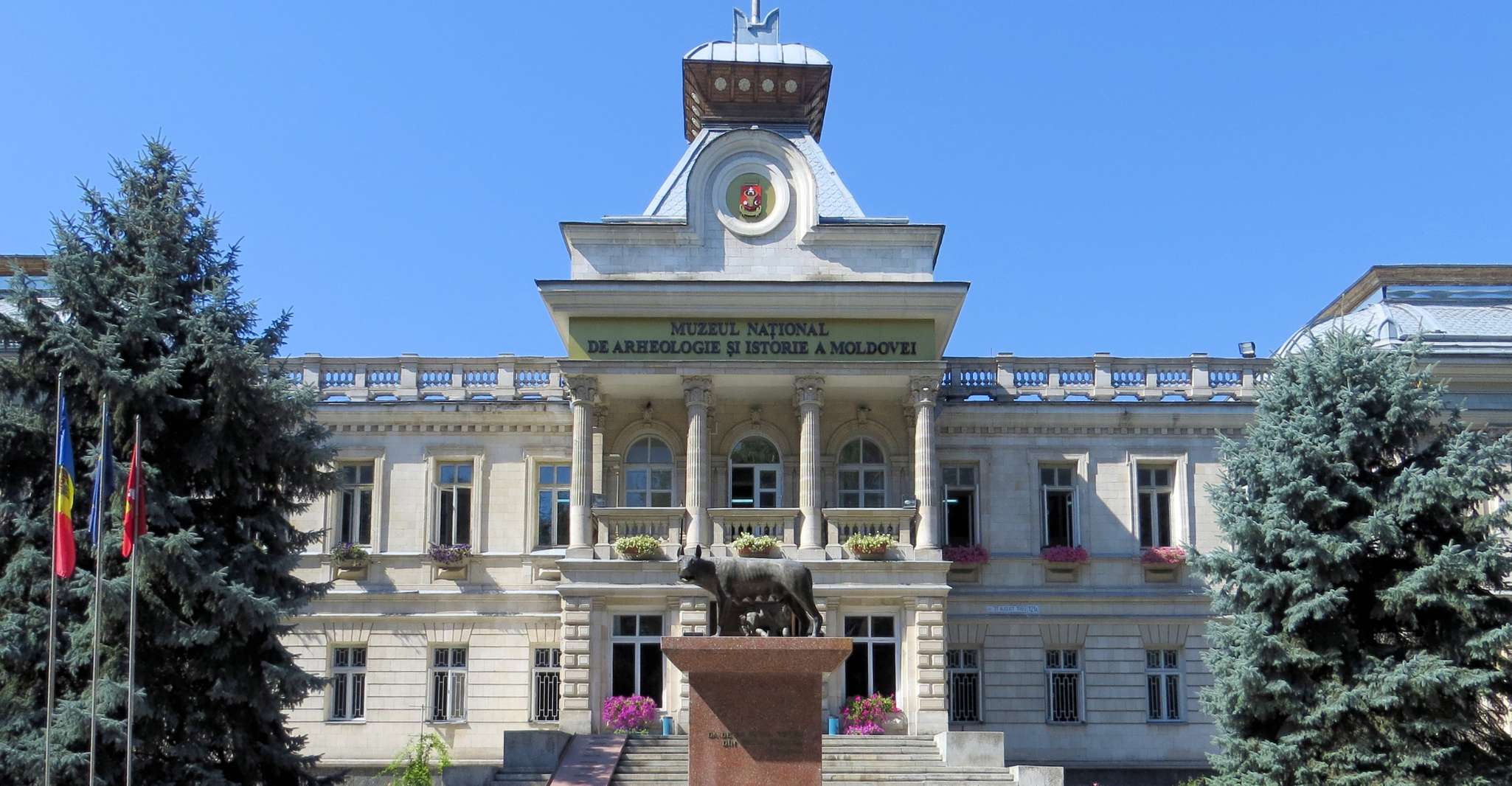 From Moldova,Walking Tour of Chisinau with Local Guide - Housity