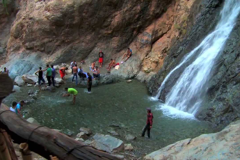 Excursion d'une journée dans la vallée de l'ourika à partir de marrakech avec un groupe