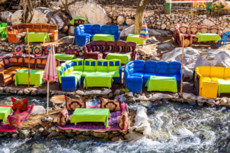 Excursion d'une journée dans la vallée de l'ourika à partir de marrakech avec un groupe