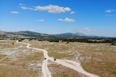 Au départ de Split : Excursion en quad dans le parc naturel de Dinara avec déjeunerVisite guidée sur des quads flambant neufs