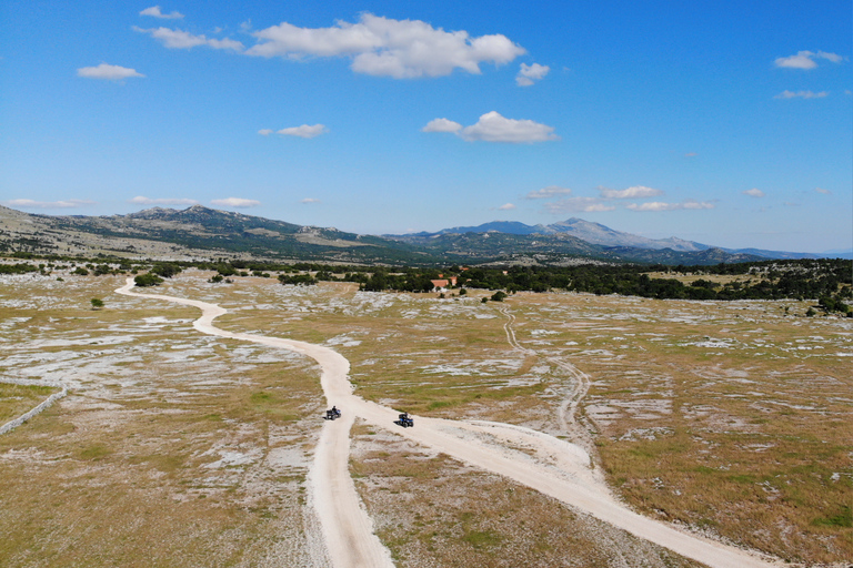 Au départ de Split : Excursion en quad dans le parc naturel de Dinara avec déjeunerVisite guidée sur des quads flambant neufs