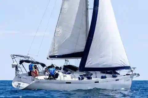Navegación Giardini Naxos-Taormina: barco, snorkel y aperitivo