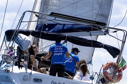 Catania: Cyclops Coast Sailboat Tour with Snorkel & Prosecco