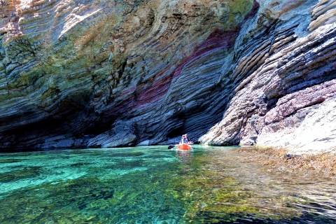 Ibiza : Kayak de mer et plongée en apnée à Cala CodolarSéance de kayak et de plongée en apnée au coucher du soleil avec Cava