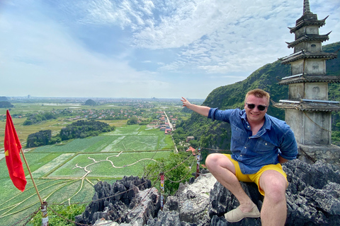 Ninh Binh liten grupp från Hanoi: Båt, cykel och vardagslivNinh Binh liten grupp från Hanoi: Båt, cykel och vandring