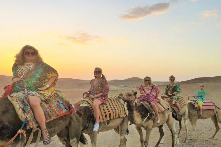 Jantar romântico e passeio de camelo no deserto de Agafay