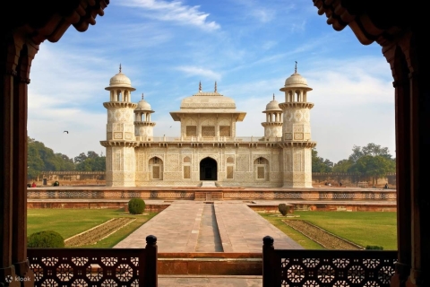 Visite tout compris du Taj Mahal au lever du soleil et du fort d'Agra au départ de DelhiTransport et guide uniquement