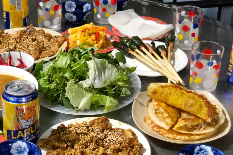 Hoi An: Abendliche Essenskultur-Tour mit der VespaHoi An: Authentische & exotische abendliche Essenskultur-Tour
