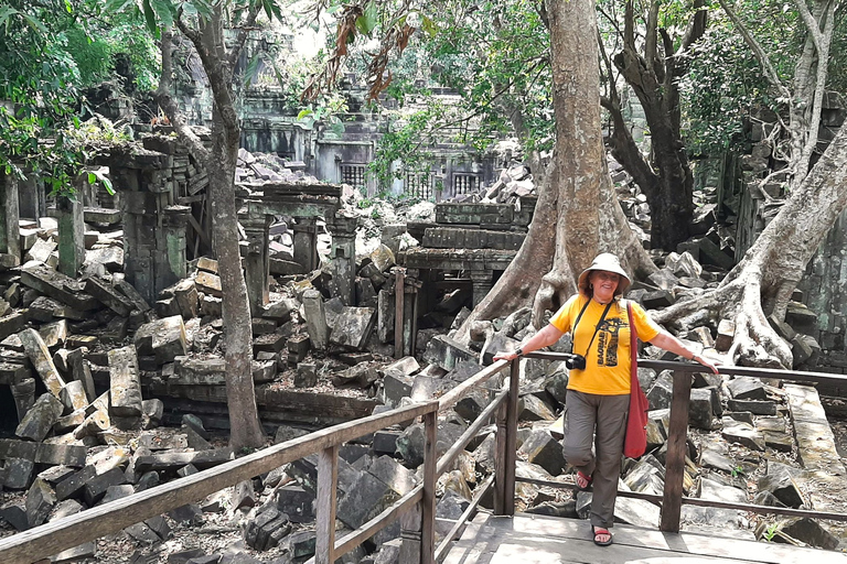 Joint Small Group Tour From Siem ReapExplore Angkor Temples with watch sunset