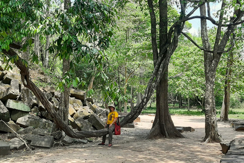 Joint Small Group Tour From Siem ReapExplore Angkor Temples with watch sunset