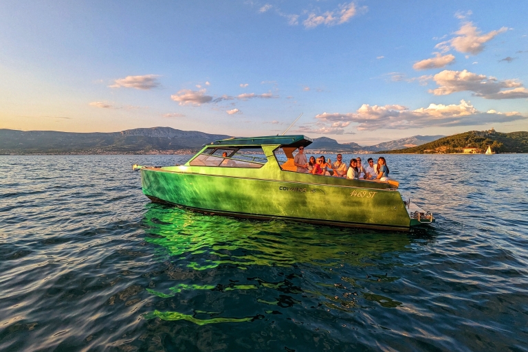 Split: speedboottocht van 1,5 uur langs de kust en drankje