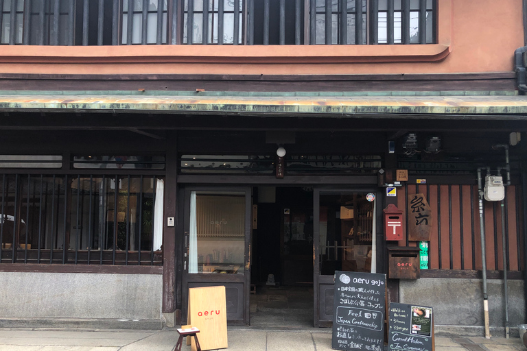 Kyoto: Casual Tea Ceremony in 100-Year-Old Machiya House