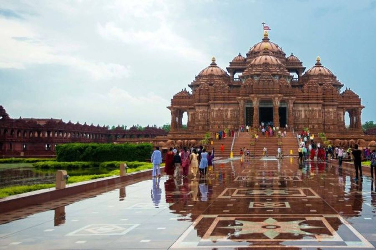 Delhi:Old &amp; New Delhi Private tour by CarTour with Ac Transportation and Guide only