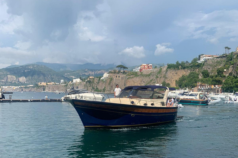 Excursion privée à Positano et Amalfi en bateau depuis SorrenteExcursion privée à Amalfi en bateau depuis Sorrente