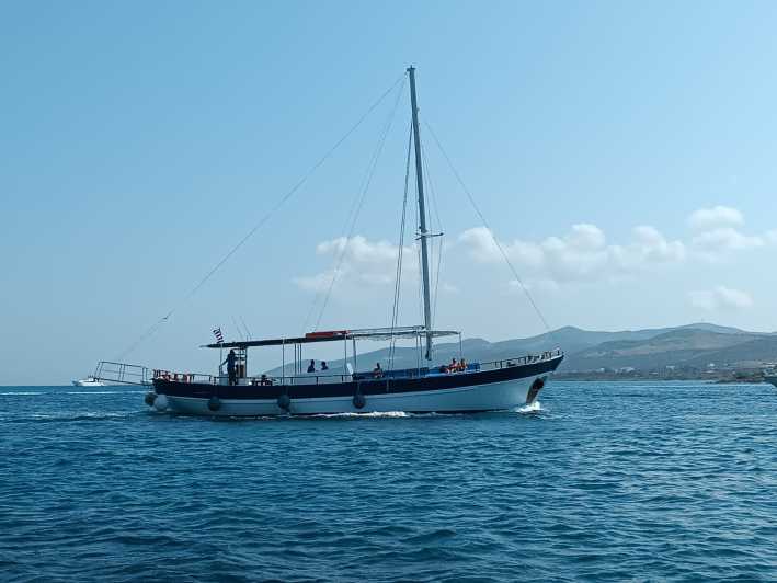 Antiparos: escursione in barca a vela di un giorno intero con pranzo e bevande