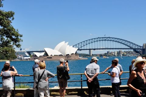 Sydney: City Highlights Guided Bus Tour with Bondi Beach
