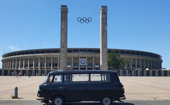 Berlin: Private Sightseeing-Tour im klassischen DDR-Van