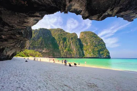Ko Lanta: Phi Phi Day Trip by Speed Boat