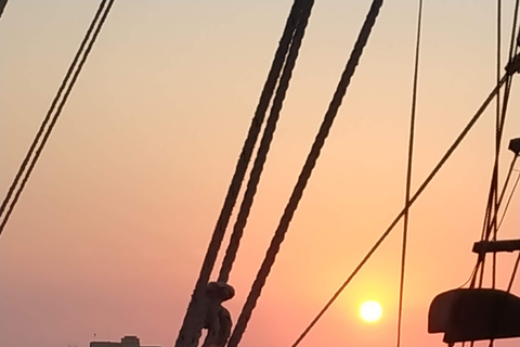 Rodos: 1-godzinny rejs o zachodzie słońca 18-wiecznym statkiemRodos: godzinny rejs o zachodzie słońca 18-wiecznym statkiem