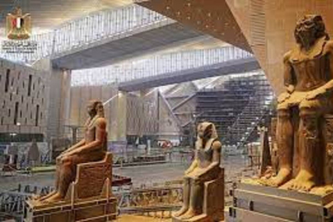 Vanuit de haven van Alexandrië: piramides en het Grand Egyptian Museum