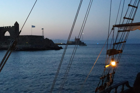 Rodos: 1-godzinny rejs o zachodzie słońca 18-wiecznym statkiemRodos: godzinny rejs o zachodzie słońca 18-wiecznym statkiem