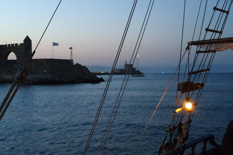 Rodos: 1-godzinny rejs o zachodzie słońca 18-wiecznym statkiemRodos: godzinny rejs o zachodzie słońca 18-wiecznym statkiem