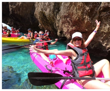 Nerja: tour guidato in kayak delle scogliere di Maro-Cerro Gordo