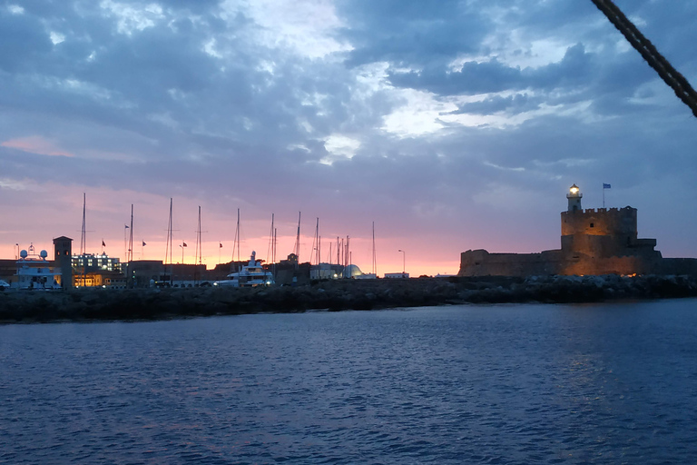 Rodos: 1-godzinny rejs o zachodzie słońca 18-wiecznym statkiemRodos: godzinny rejs o zachodzie słońca 18-wiecznym statkiem