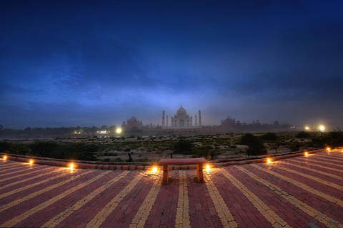 Depuis Delhi : visite guidée du Taj Mahal en voiture Innova CrystaCircuit avec chauffeur et guide uniquement